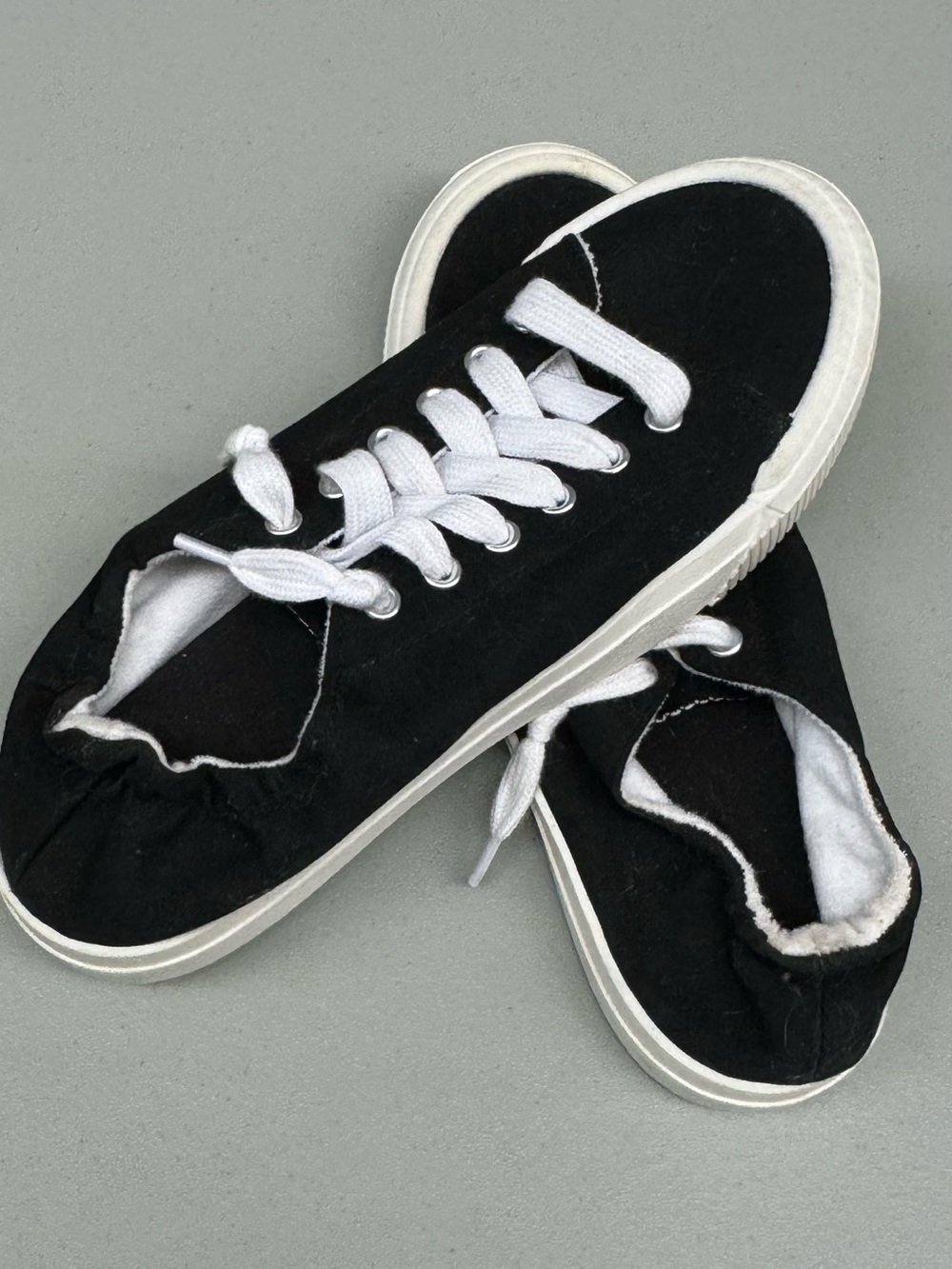 Time and Tru Black and White Low-Top Lace-Up Sneakers stylish woman’s shoes